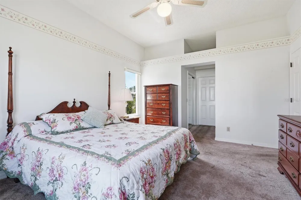 1260 GRANADA COURT Lady Lake, FL 32159