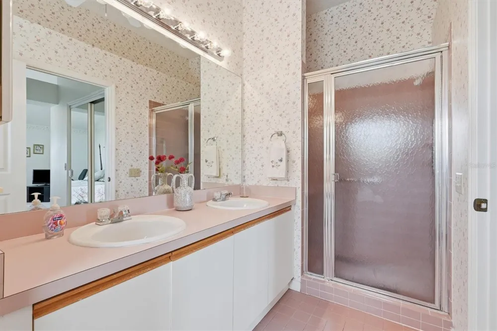 1260 GRANADA COURT Lady Lake, FL 32159