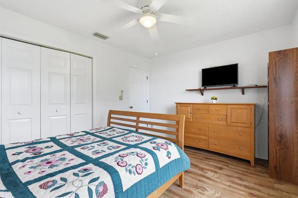 1260 GRANADA COURT Lady Lake, FL 32159