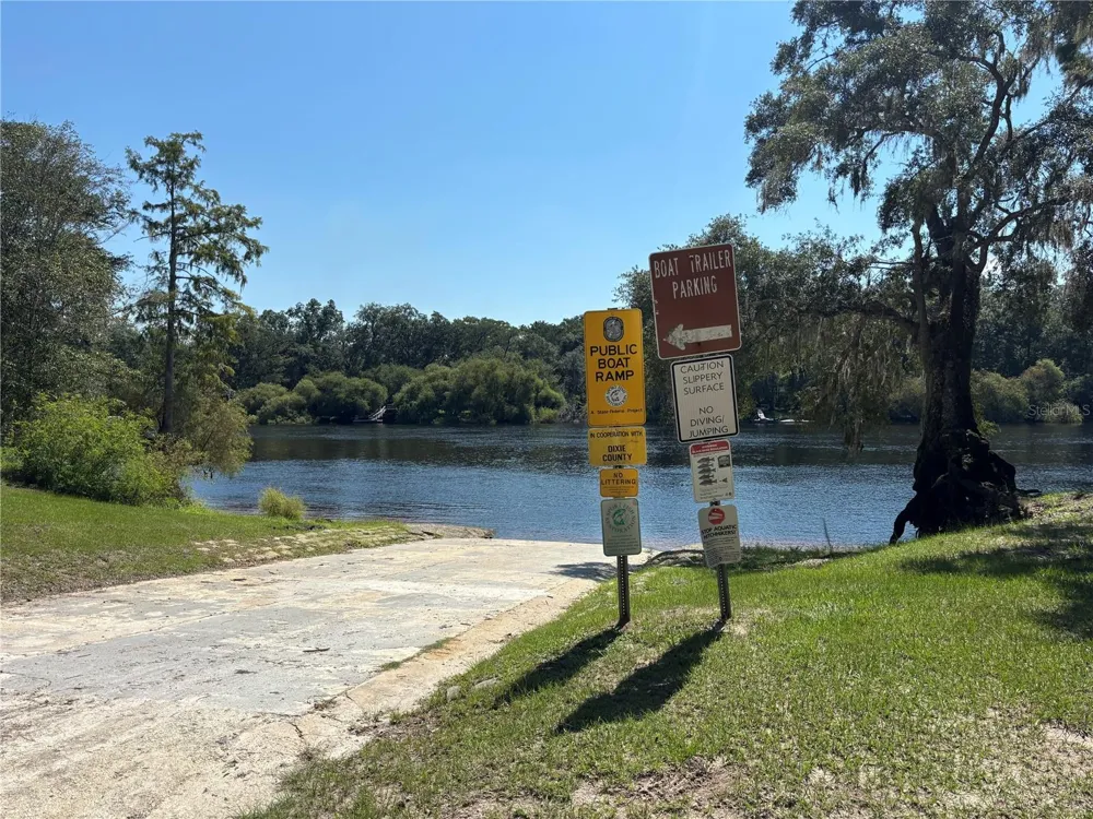 1305 NE 930TH STREET Old Town, FL 32680