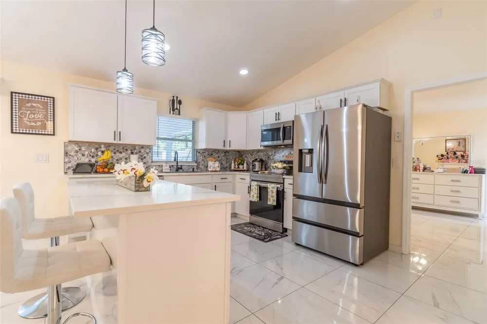 930 HICKS ROAD Lakeland, FL 33813