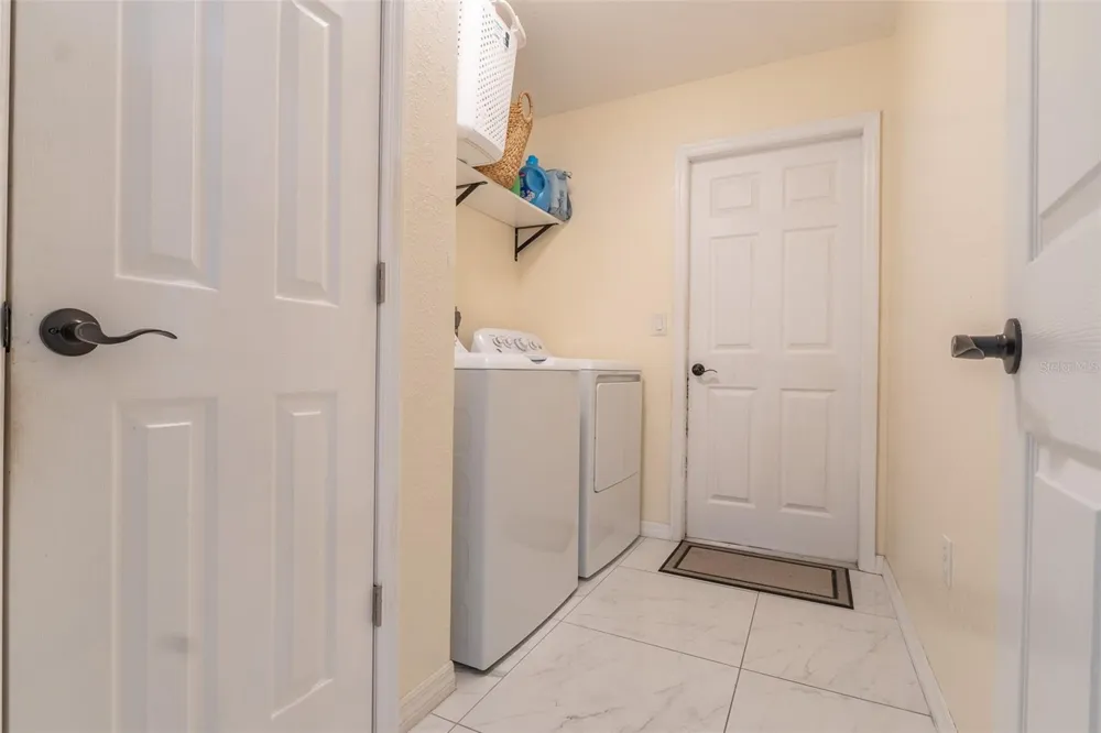 930 HICKS ROAD Lakeland, FL 33813