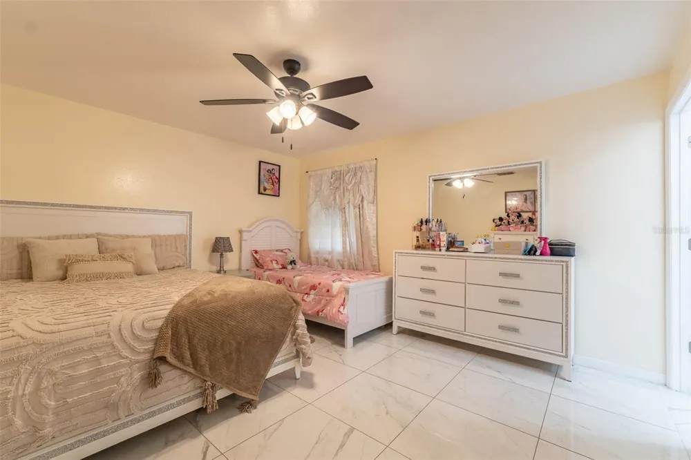 930 HICKS ROAD Lakeland, FL 33813