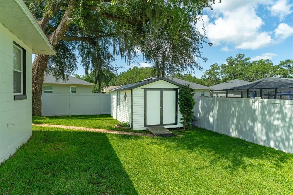 930 HICKS ROAD Lakeland, FL 33813