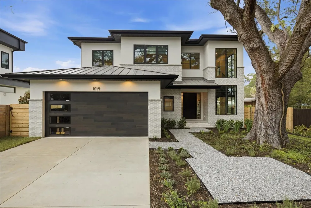 904 W FRIBLEY STREET Tampa, FL 33603