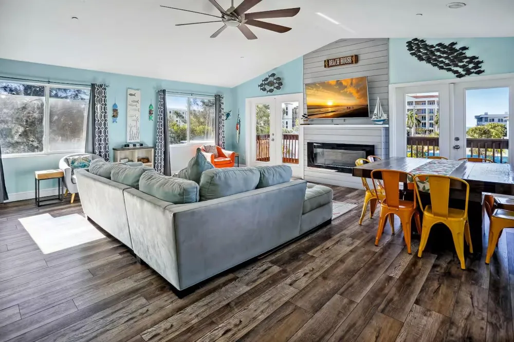 12201 GULF BOULEVARD Treasure Island, FL 33706