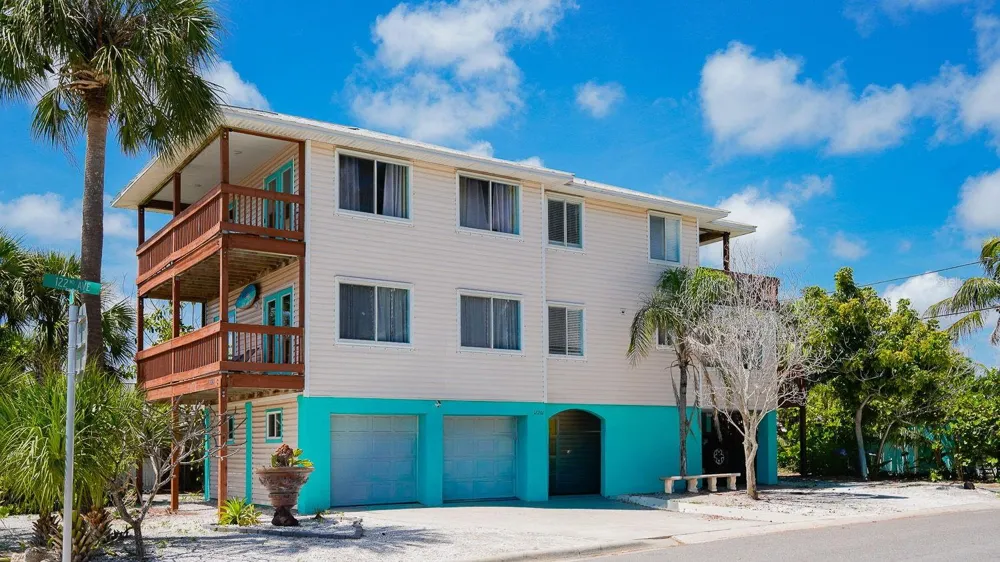 12201 GULF BOULEVARD Treasure Island, FL 33706