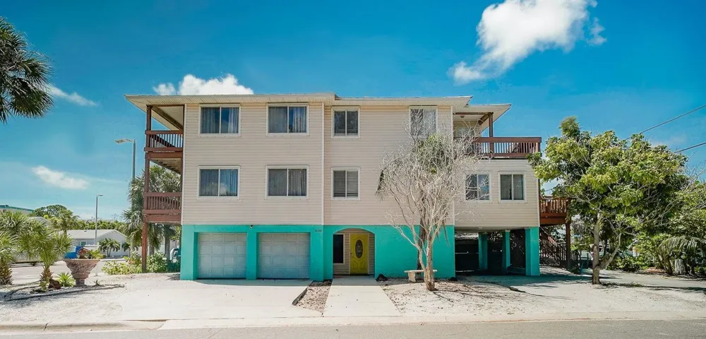 12201 GULF BOULEVARD Treasure Island, FL 33706