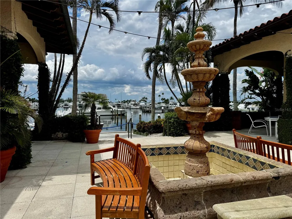2600 HARBOURSIDE DRIVE #C11 Longboat Key, FL 34228