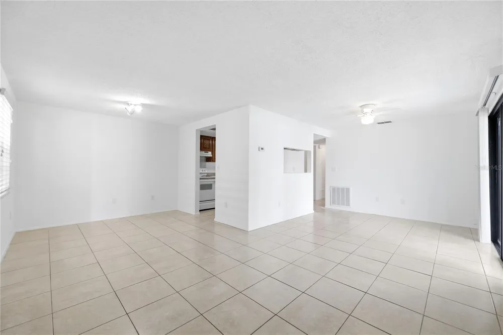 123 LOBLOLLY COURT #B Oldsmar, FL 34677