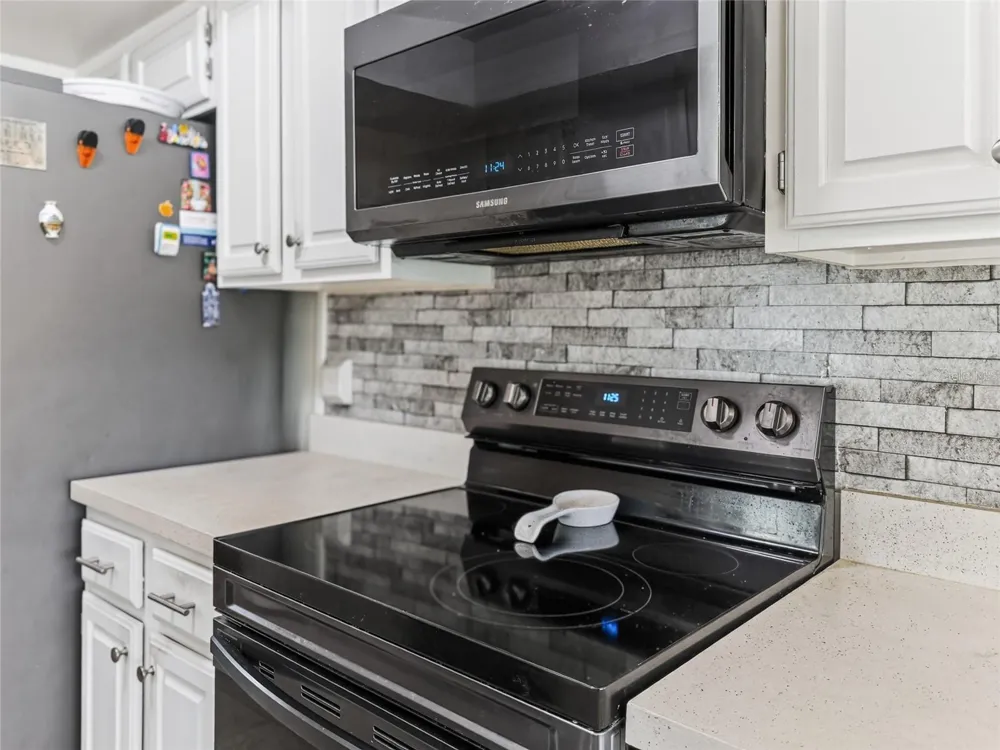 9731 SIBLEY CIRCLE Orlando, FL 32836