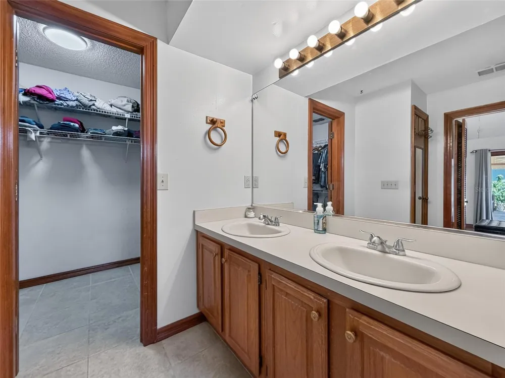 9731 SIBLEY CIRCLE Orlando, FL 32836