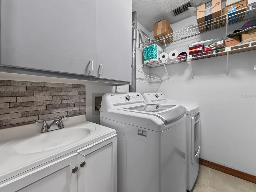 9731 SIBLEY CIRCLE Orlando, FL 32836