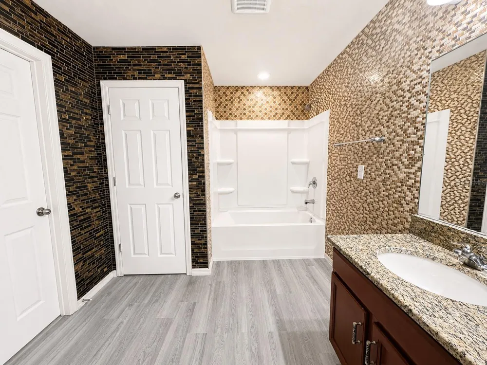 9126 FREEDOM HILL DR Seffner, FL 33584