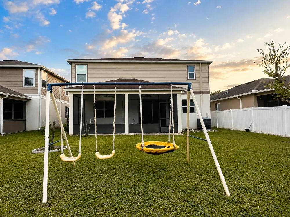 9126 FREEDOM HILL DR Seffner, FL 33584