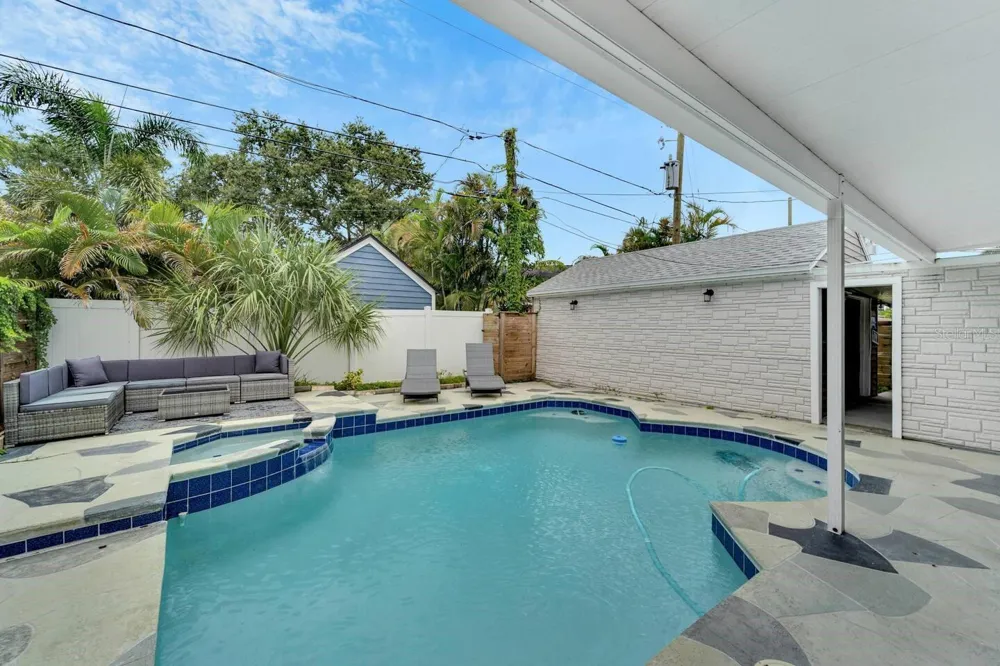 2219 16TH STREET St Petersburg, FL 33704
