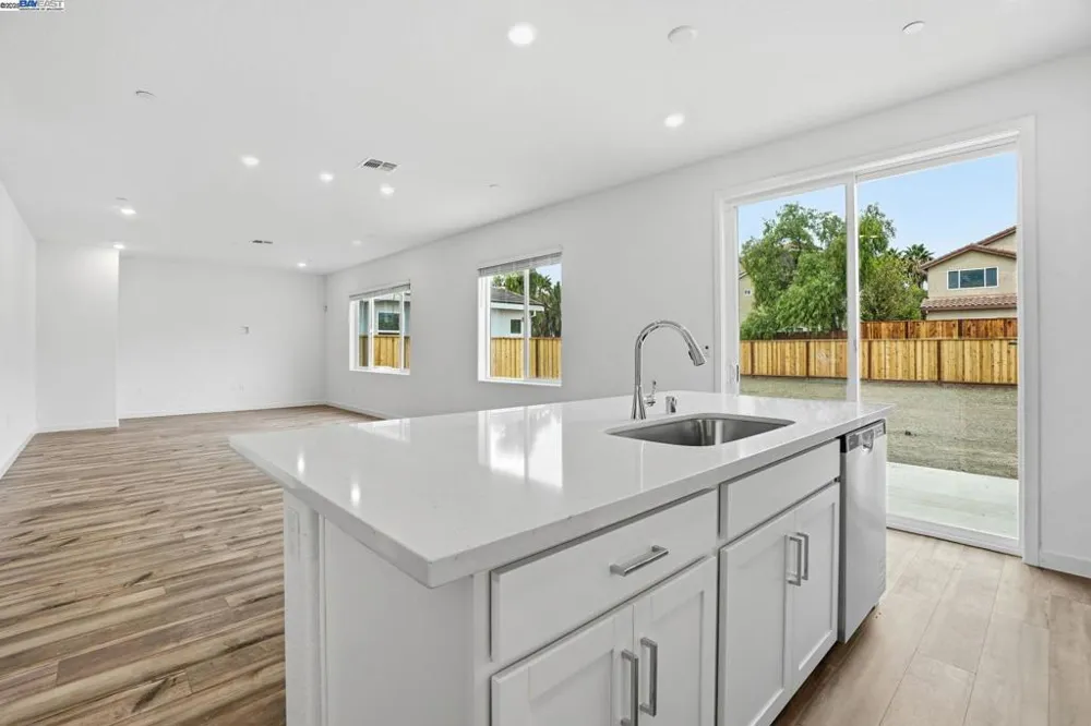 339 Astilbe Street Discovery Bay, CA 94505