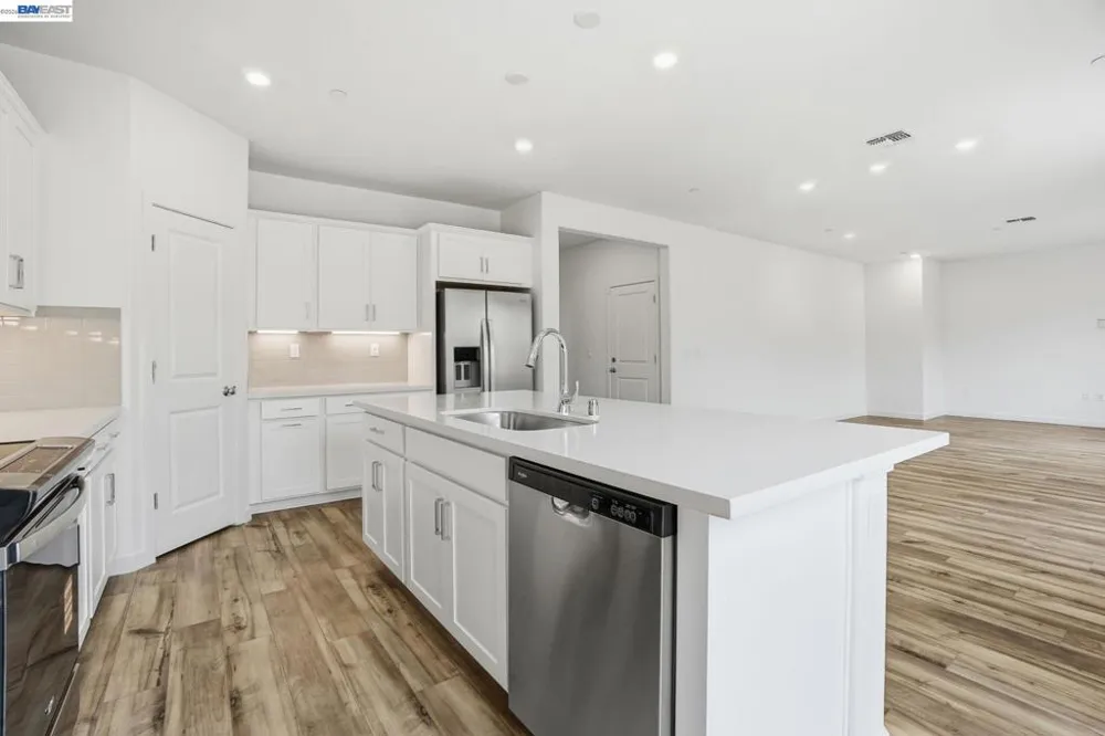 339 Astilbe Street Discovery Bay, CA 94505