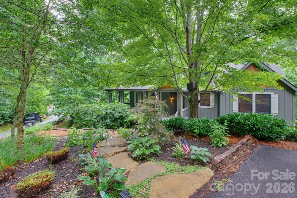 298 Hedgewood Drive Tuckasegee, NC 28783