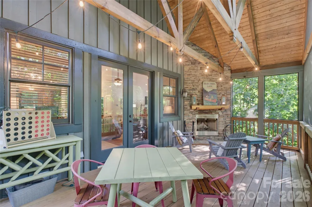 298 Hedgewood Drive Tuckasegee, NC 28783