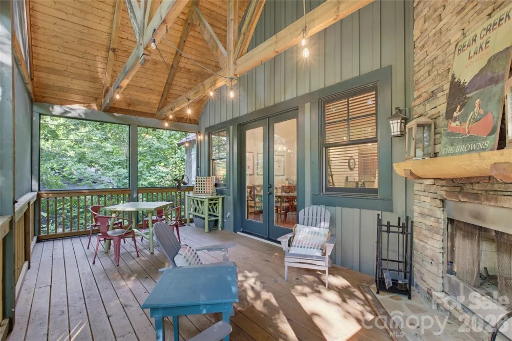 298 Hedgewood Drive Tuckasegee, NC 28783