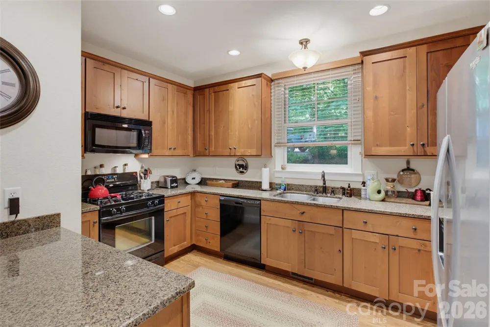 298 Hedgewood Drive Tuckasegee, NC 28783