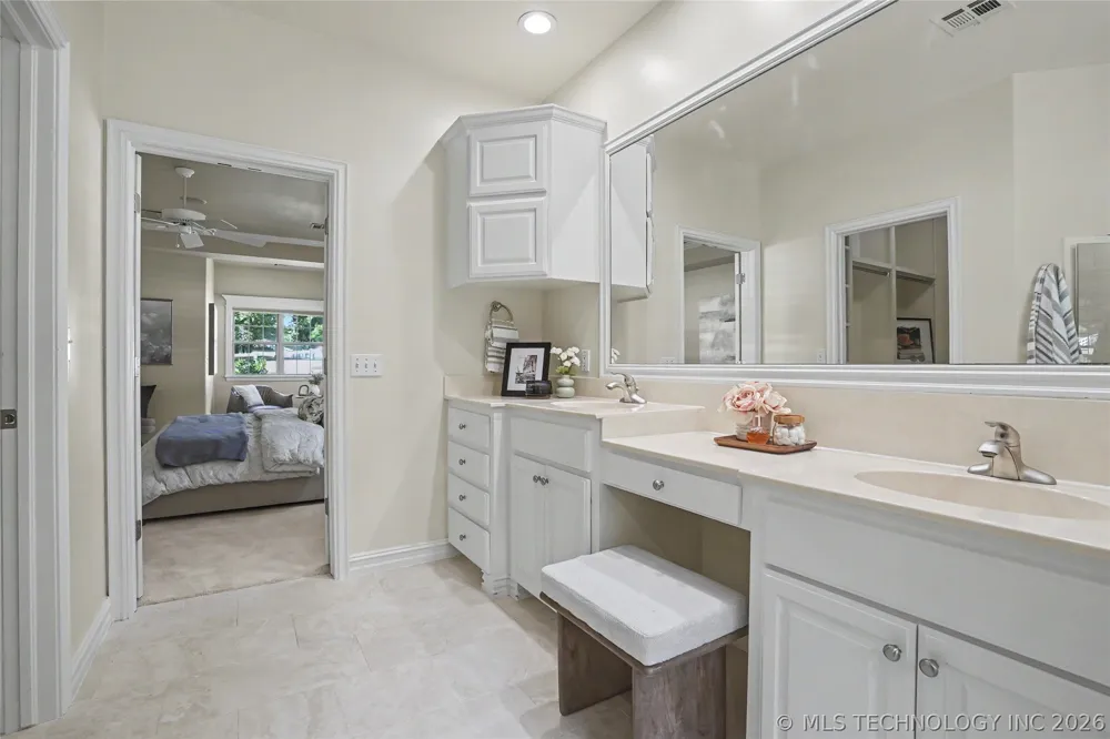 2325 W Lowry Road Claremore, OK 74017