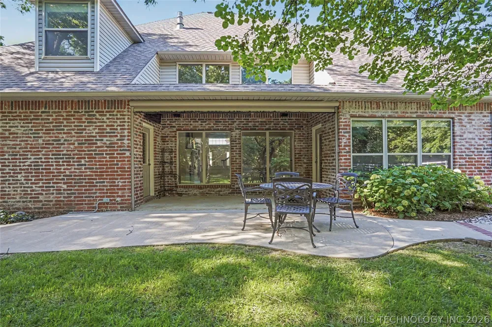 2325 W Lowry Road Claremore, OK 74017