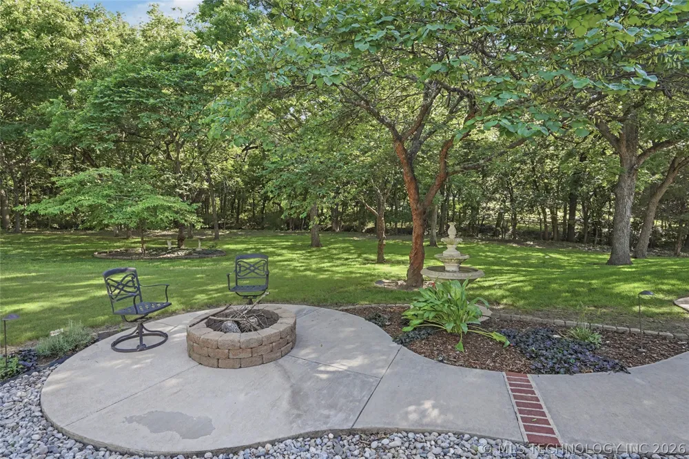 2325 W Lowry Road Claremore, OK 74017