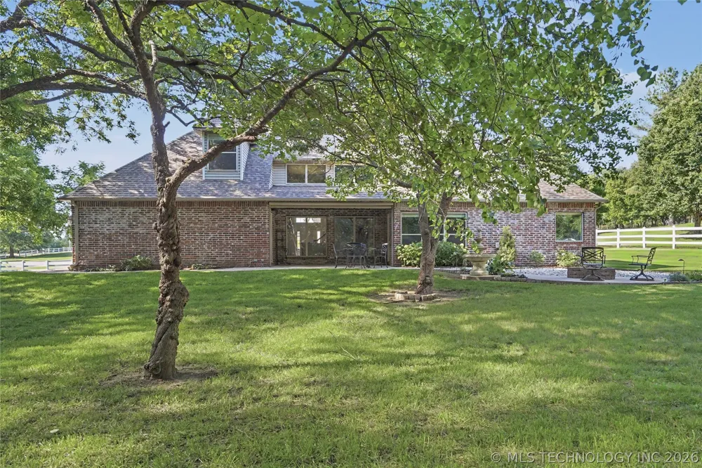 2325 W Lowry Road Claremore, OK 74017