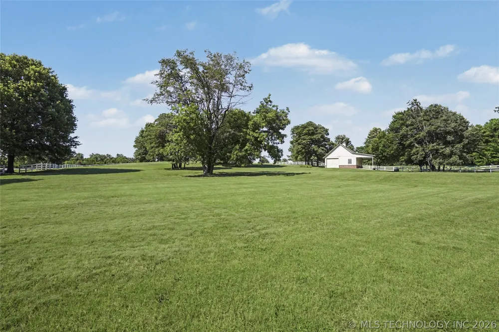 2325 W Lowry Road Claremore, OK 74017