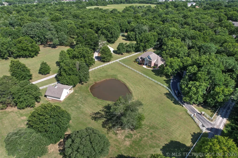 2325 W Lowry Road Claremore, OK 74017
