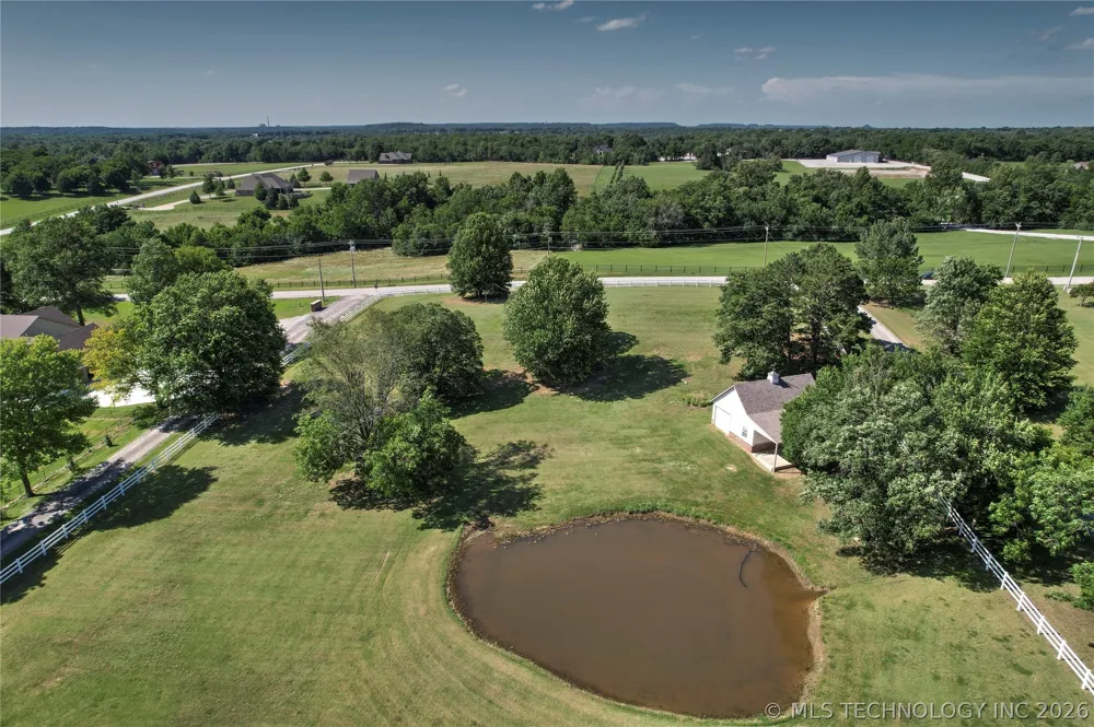 2325 W Lowry Road Claremore, OK 74017