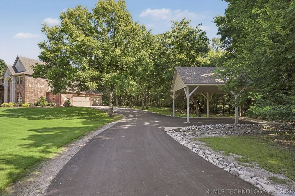 2325 W Lowry Road Claremore, OK 74017