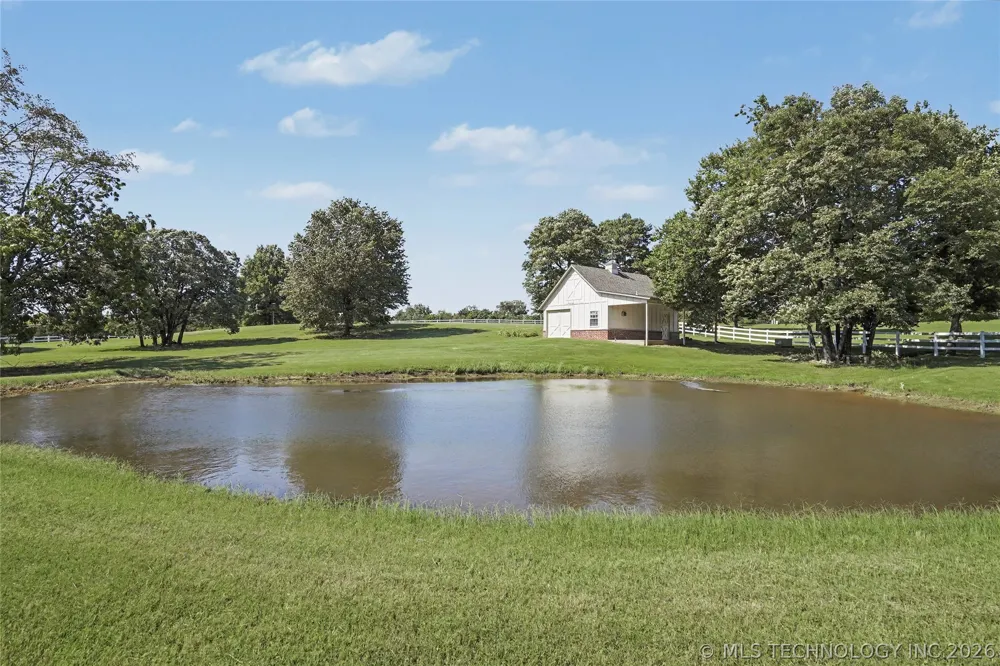 2325 W Lowry Road Claremore, OK 74017