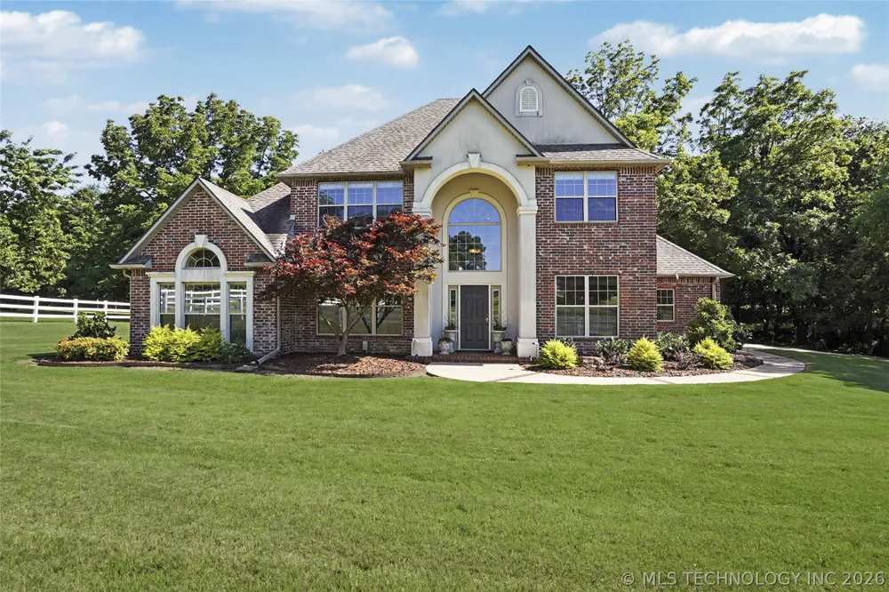 2325 W Lowry Road Claremore, OK 74017