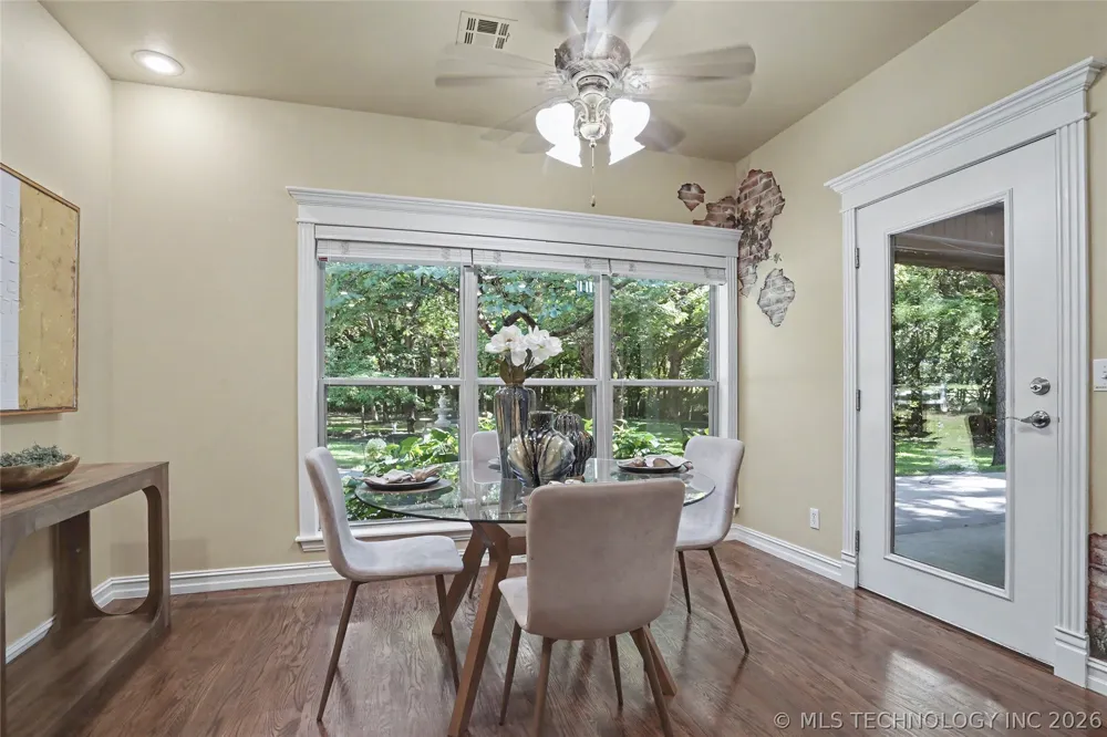 2325 W Lowry Road Claremore, OK 74017