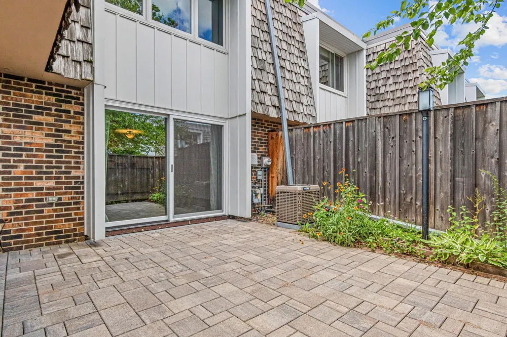 6052 Golden Valley Road Golden Valley, MN 55422