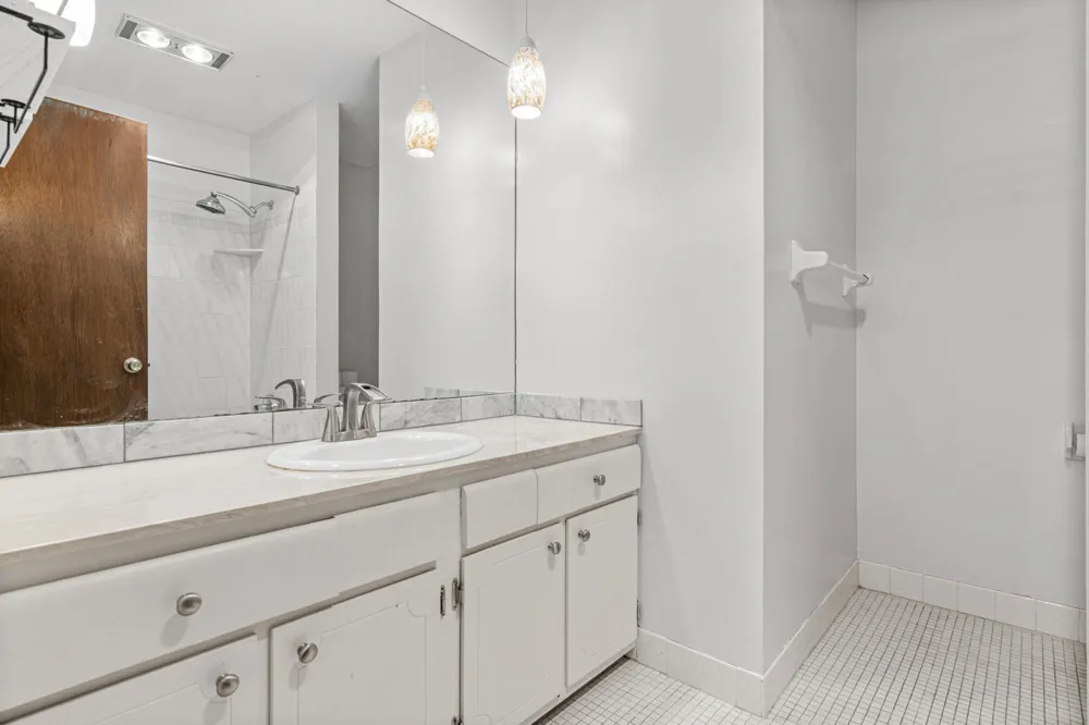 6052 Golden Valley Road Golden Valley, MN 55422