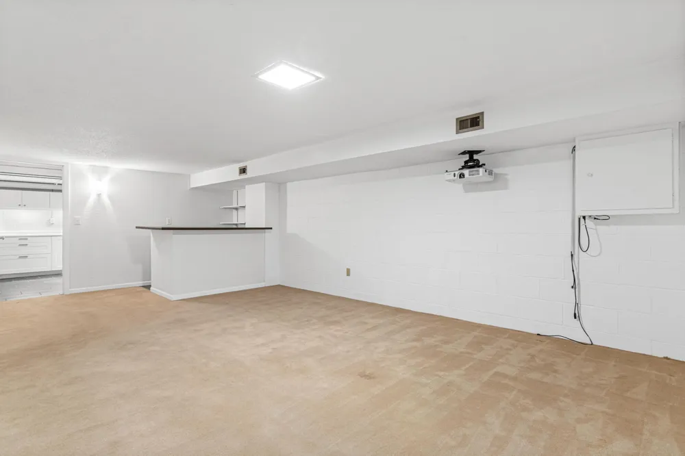 6052 Golden Valley Road Golden Valley, MN 55422