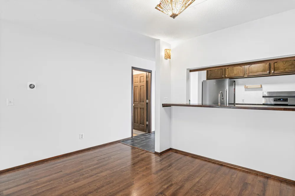 6052 Golden Valley Road Golden Valley, MN 55422