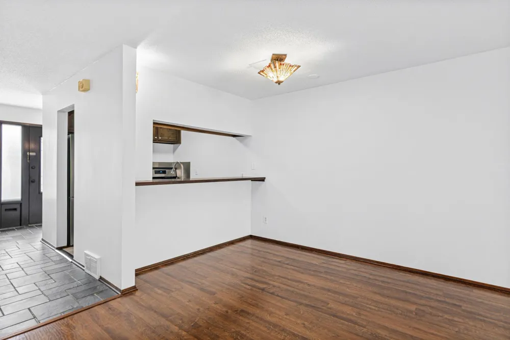 6052 Golden Valley Road Golden Valley, MN 55422