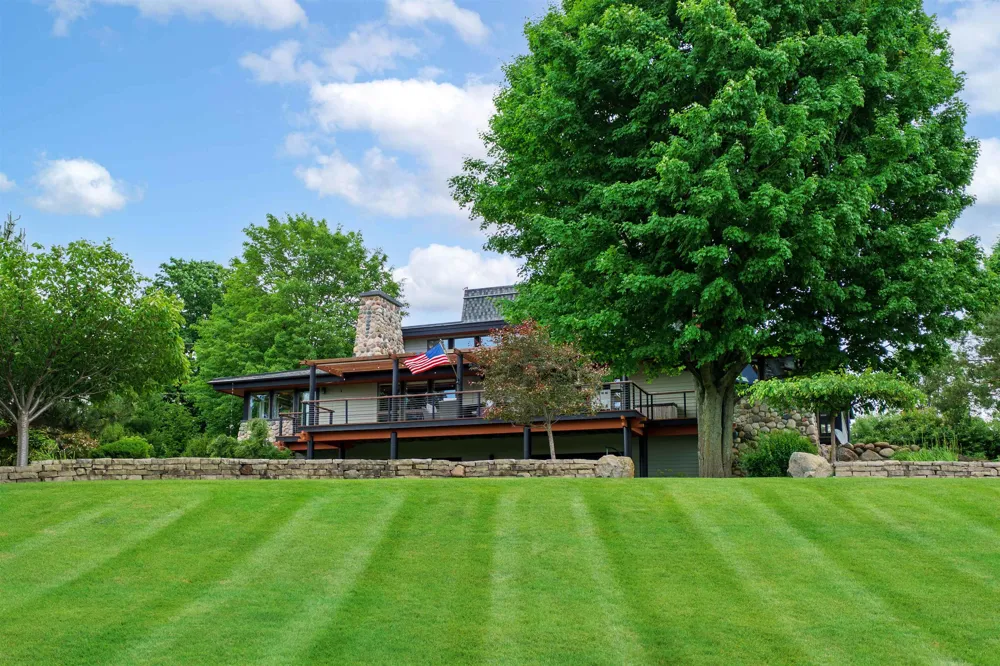 3333 Kirkridge Drive Acme Township, MI 49690