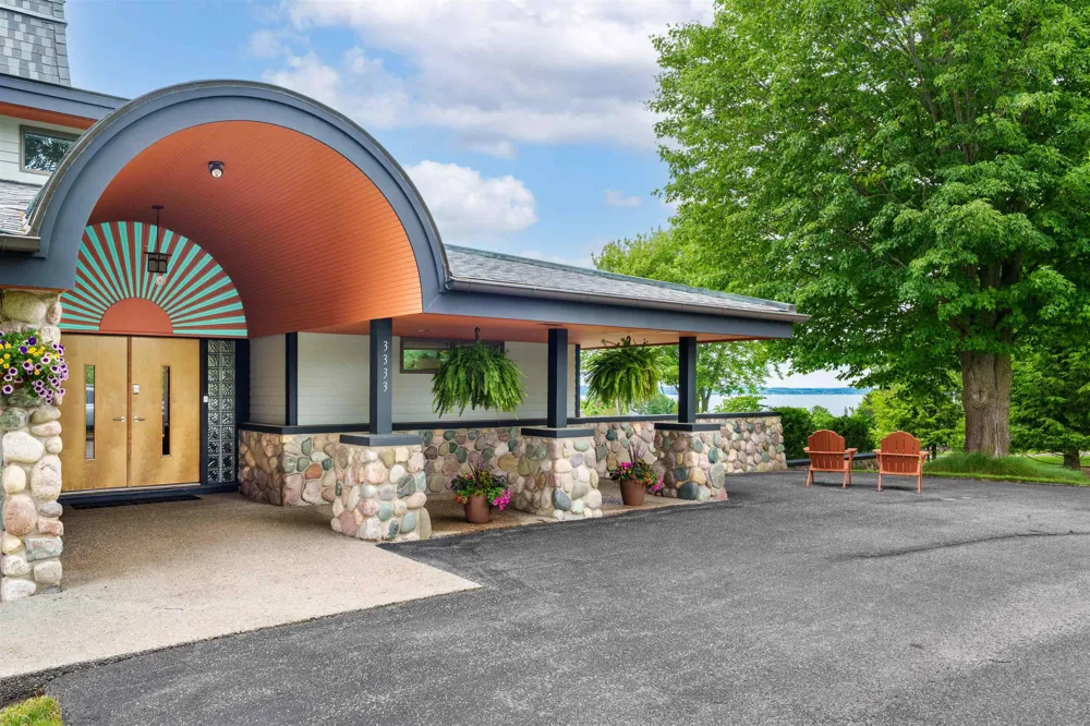 3333 Kirkridge Drive Acme Township, MI 49690
