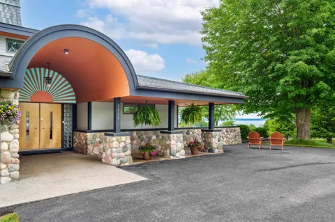 3333 Kirkridge Drive
