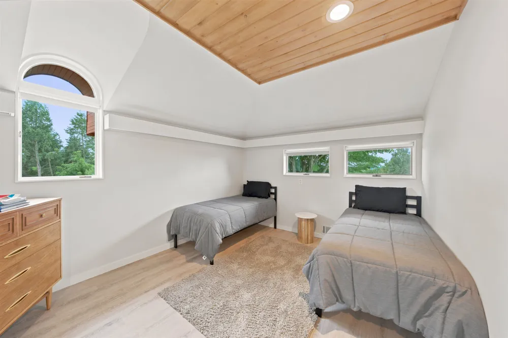 3333 Kirkridge Drive Acme Township, MI 49690