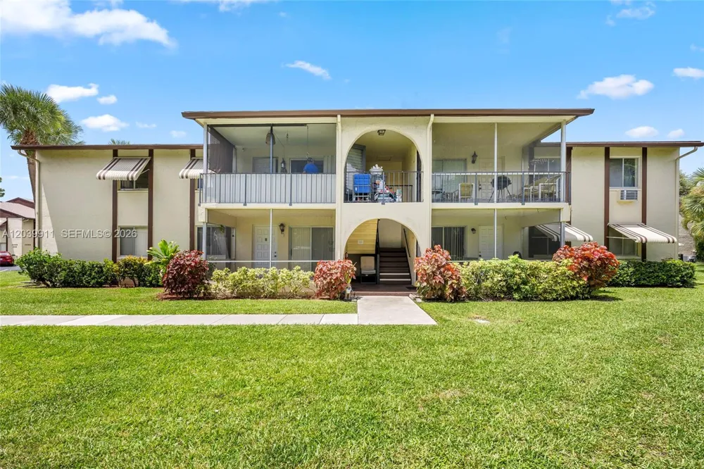 5839 La Pinata Blvd #C-2 Green Acres, FL 33463