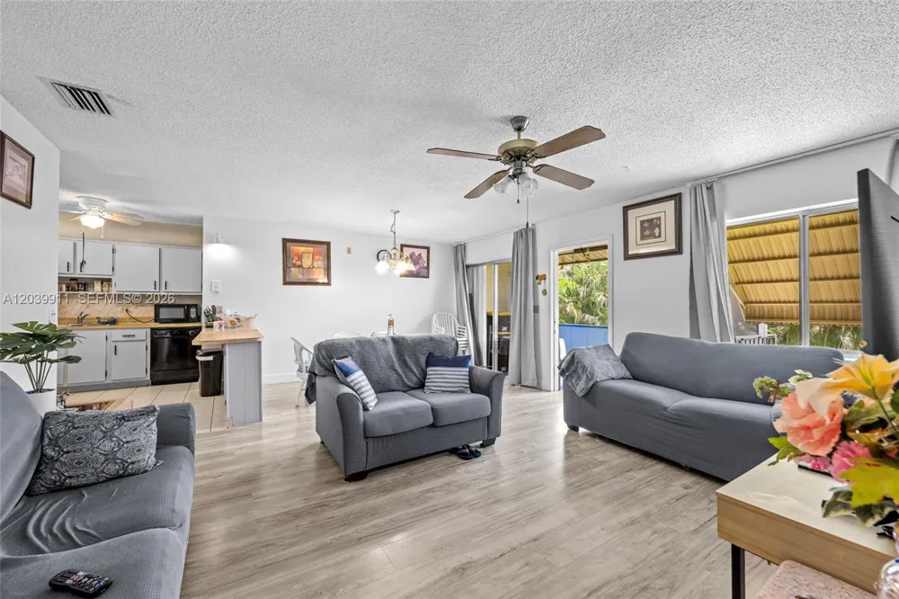 5839 La Pinata Blvd #C-2 Green Acres, FL 33463