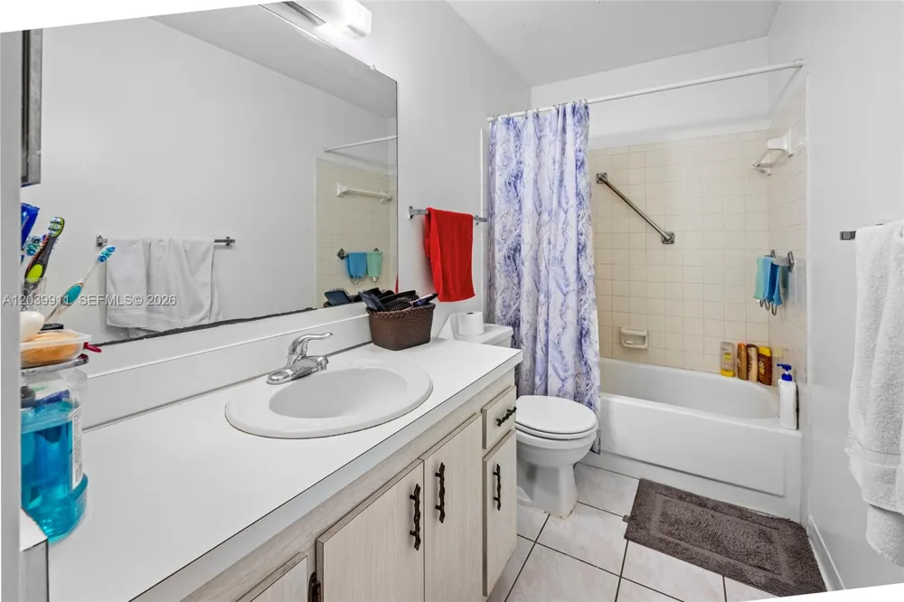 5839 La Pinata Blvd #C-2 Green Acres, FL 33463