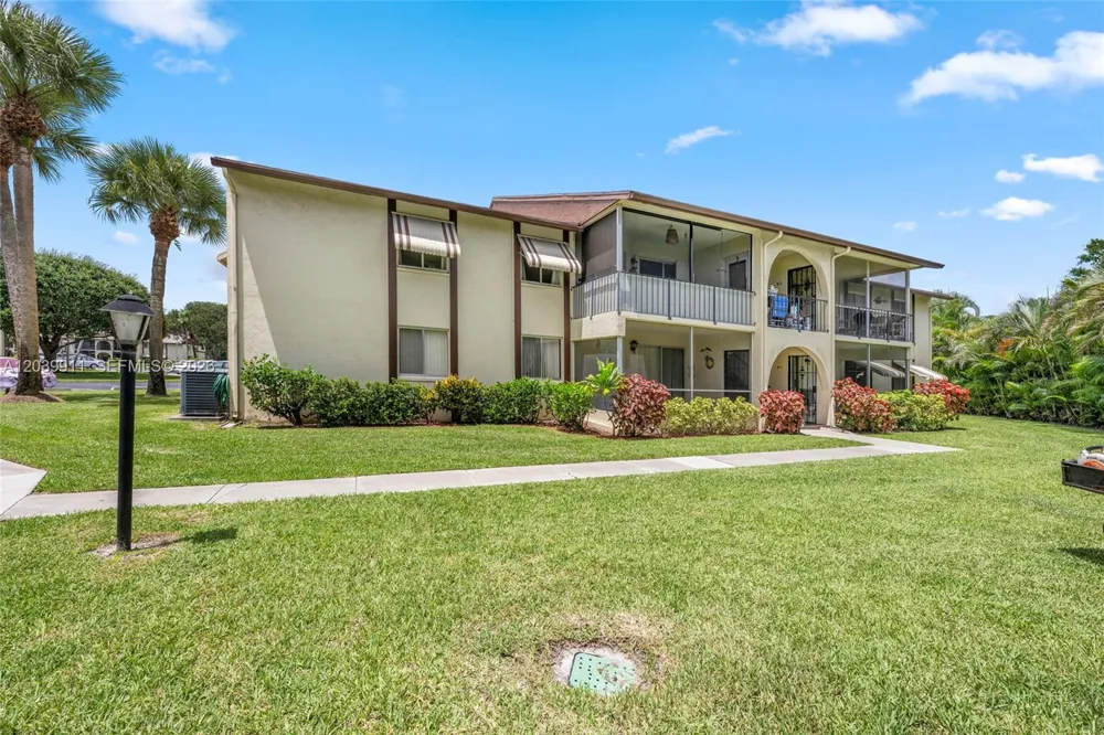 5839 La Pinata Blvd #C-2 Green Acres, FL 33463